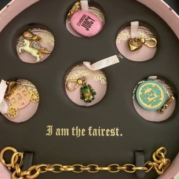 Juicy Couture FAIRYTALE PEGASUS CHARM BRACELET - Picture 6 of 15